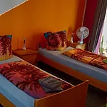 Blaue Oase, Netflix, Massagesessel, Whirlpool Badewanne Daire *