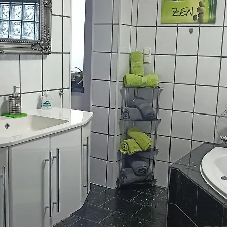 Blaue Oase, Netflix, Massagesessel, Whirlpool Badewanne